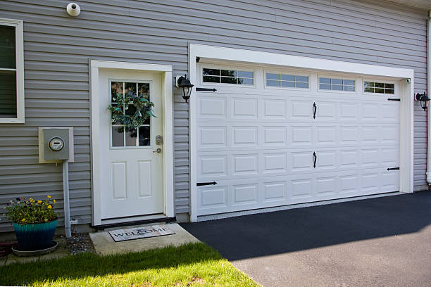 24/7 Emergency Garage Door Roller Replacement experts in Avery County County, NC